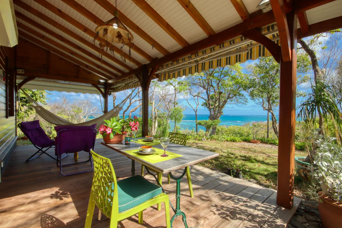 location bungalow vue mer Martinique 2 personnes le vauclin terrasse 3